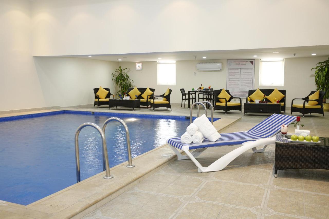 Warwick Al Jubail Hotel Buitenkant foto