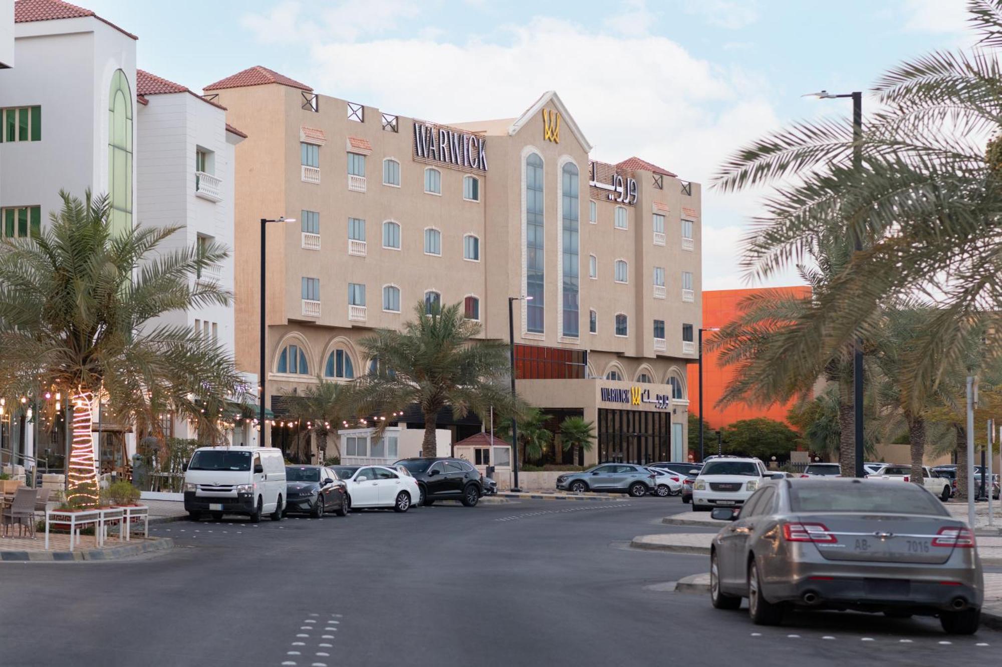 Warwick Al Jubail Hotel Buitenkant foto