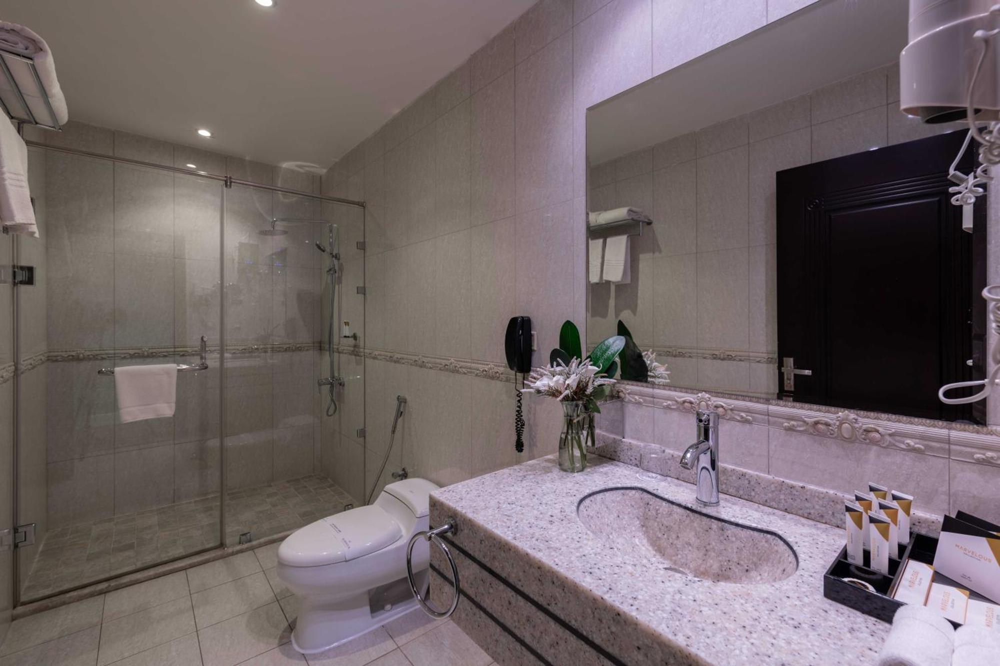 Warwick Al Jubail Hotel Buitenkant foto